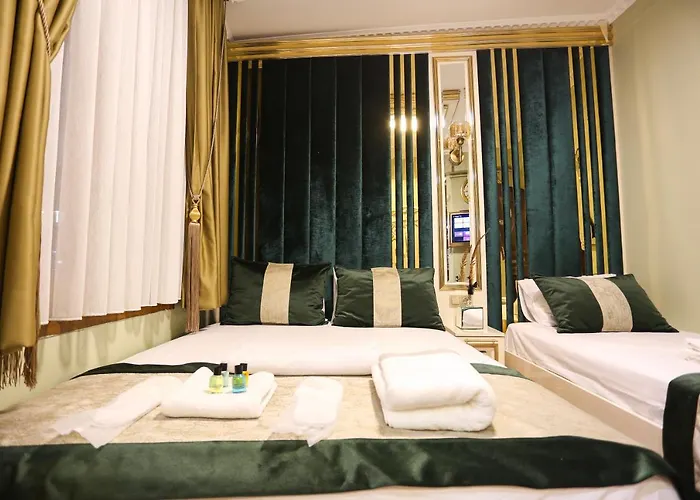 White Moon Apartahotel 4*