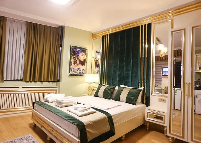 Apartahotel White Moon 4*