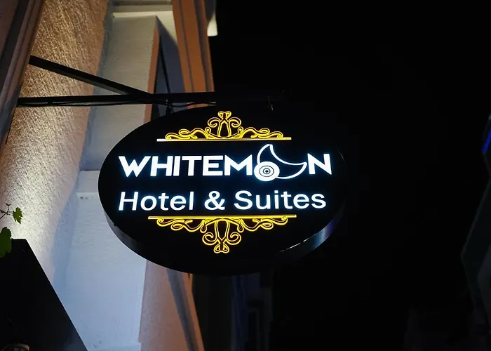 White Moon Apartahotel