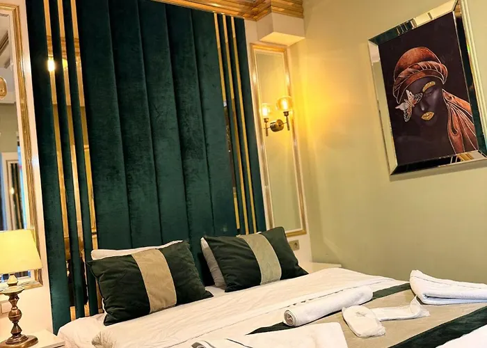 Apartahotel White Moon 4*