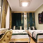Apartmanhotel White Moon 4*