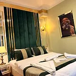 Apartmanhotel White Moon 4*