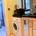 Apartmanhotel White Moon 4*