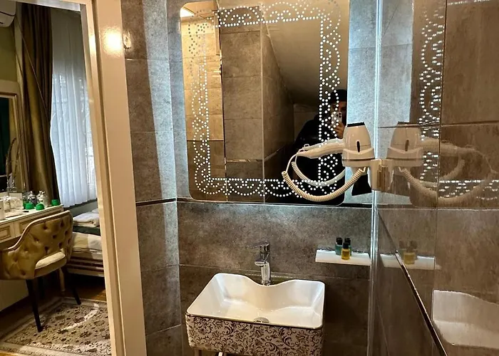 Aparthotel White Moon 4*