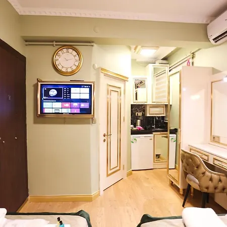 Whitemoon Taksim شقة فندقية *