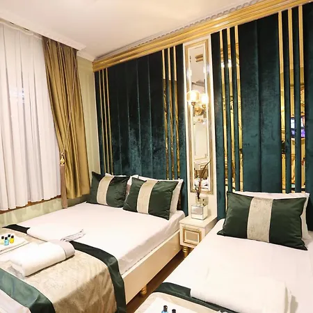 White Moon Hotel Suites *