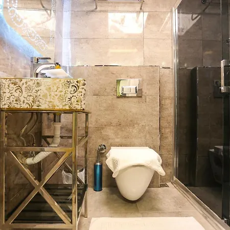 Whitemoon Taksim شقة فندقية *
