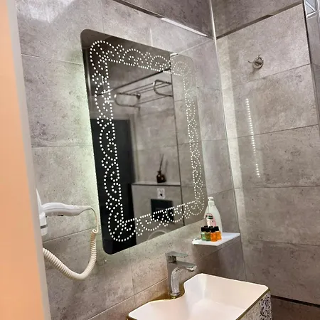 White Moon Lägenhetshotell 4*