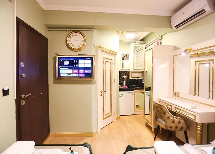 White Moon 아파트호텔 4*